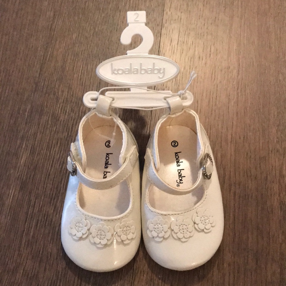NWT Koala Baby patent leather Mary Janes